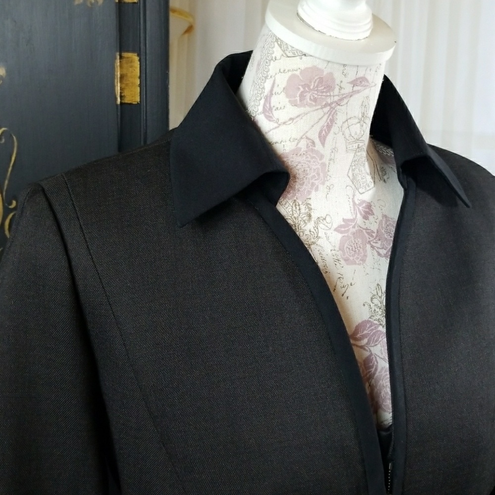 ⬇️PRICE DROP⬇️👜Louis Vuitton Black Trim Blazer 48 - Picture 3 of 8